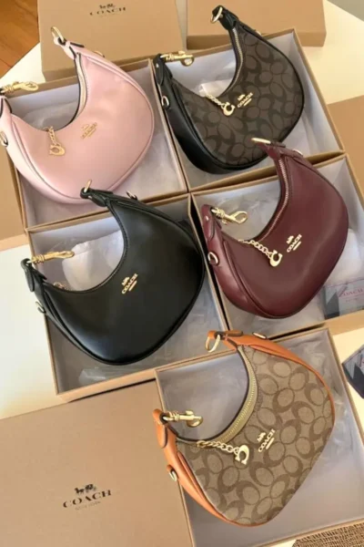 شنط كوتش حجم صغير