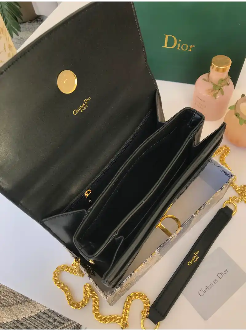 شنطة Dior اسود مطفي ماستر
