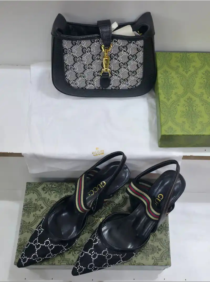 شنطة وكعب طقم غوتشي