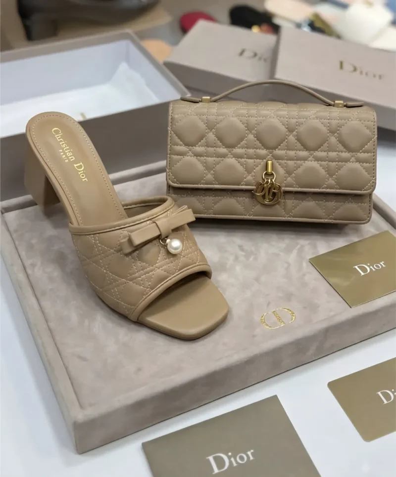 طقم كعب مع شنطه بيج