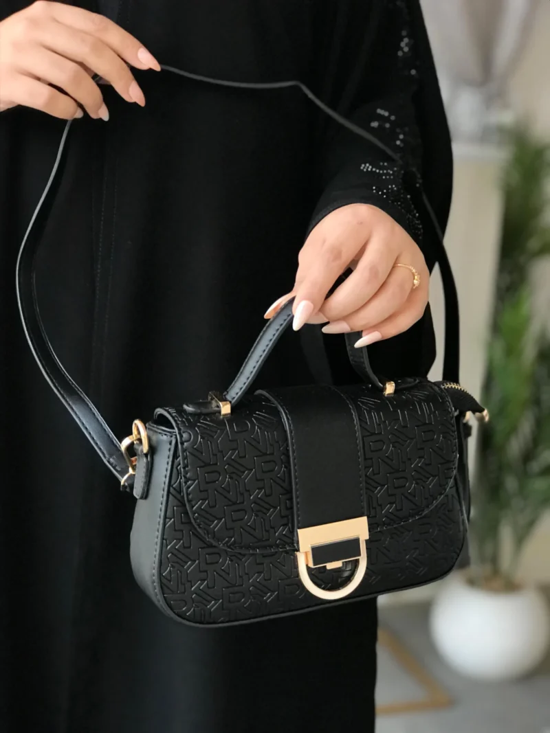 شنطة دكني سوداء صغيرة