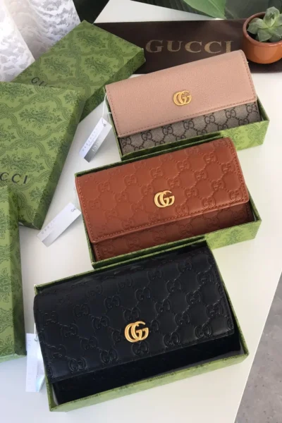 شنط قوتشي كروس ماستر