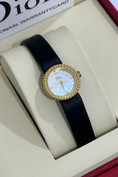 ساعات ديور جلد نسائي