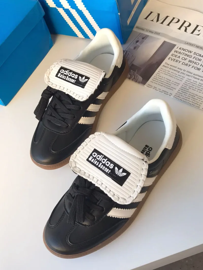 شوز اديداس أسود جديد