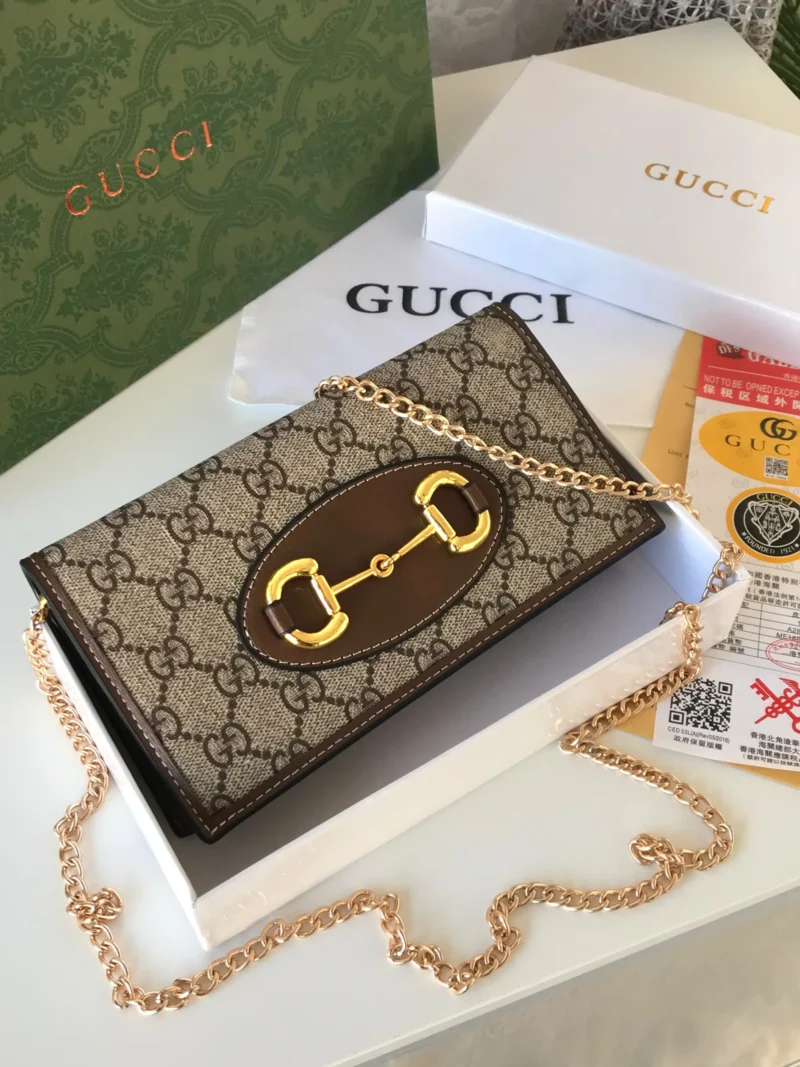 شنطة قوتشي بنيه صغيره