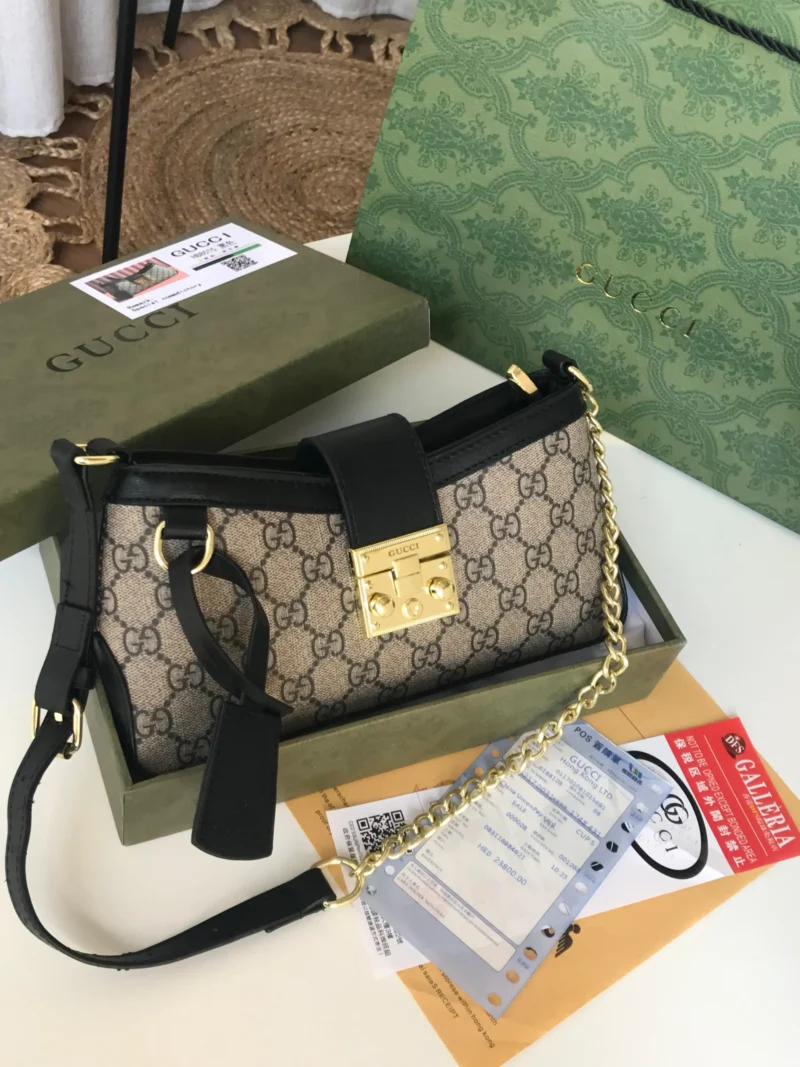 شنط قوتشي كلاسيك