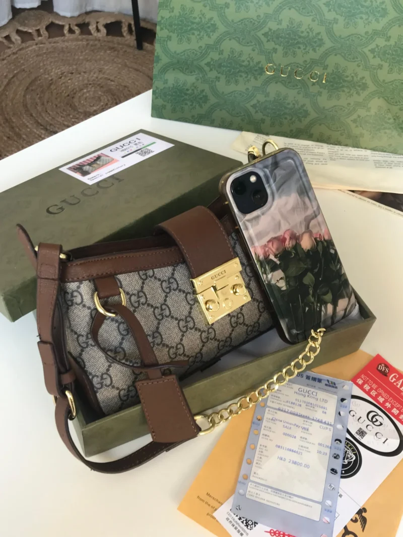 شنط قوتشي مخفضة