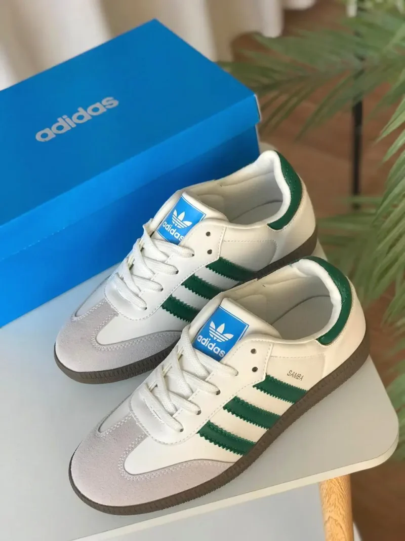 شوز اديداس ابيض واخضر