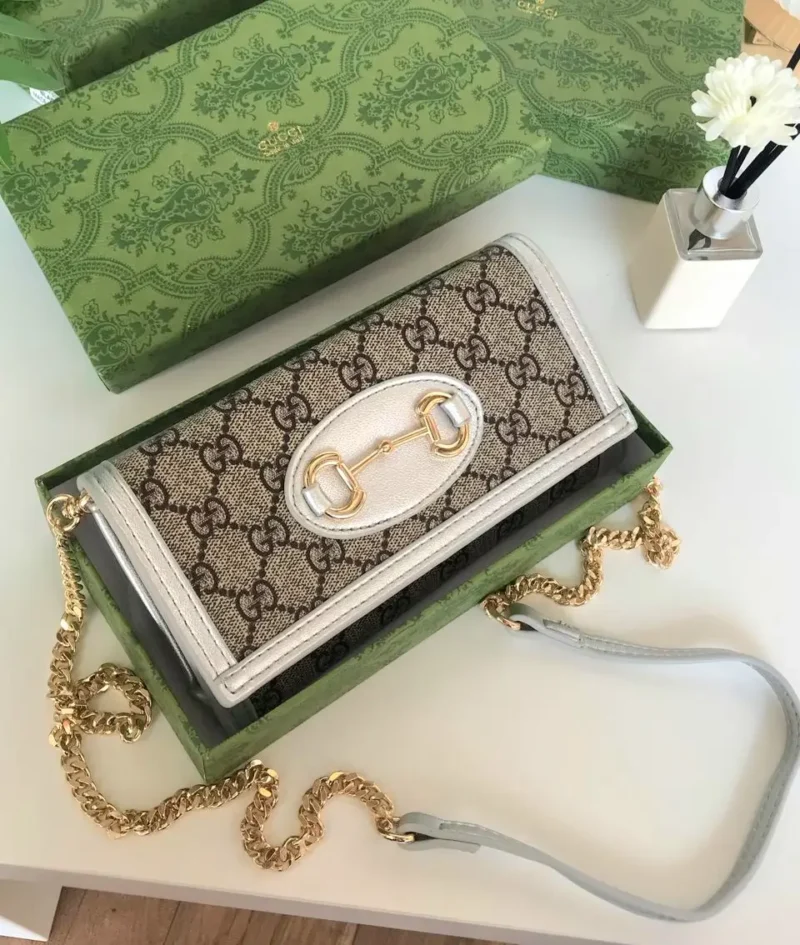 شنطة قوتشي ميني ابيض