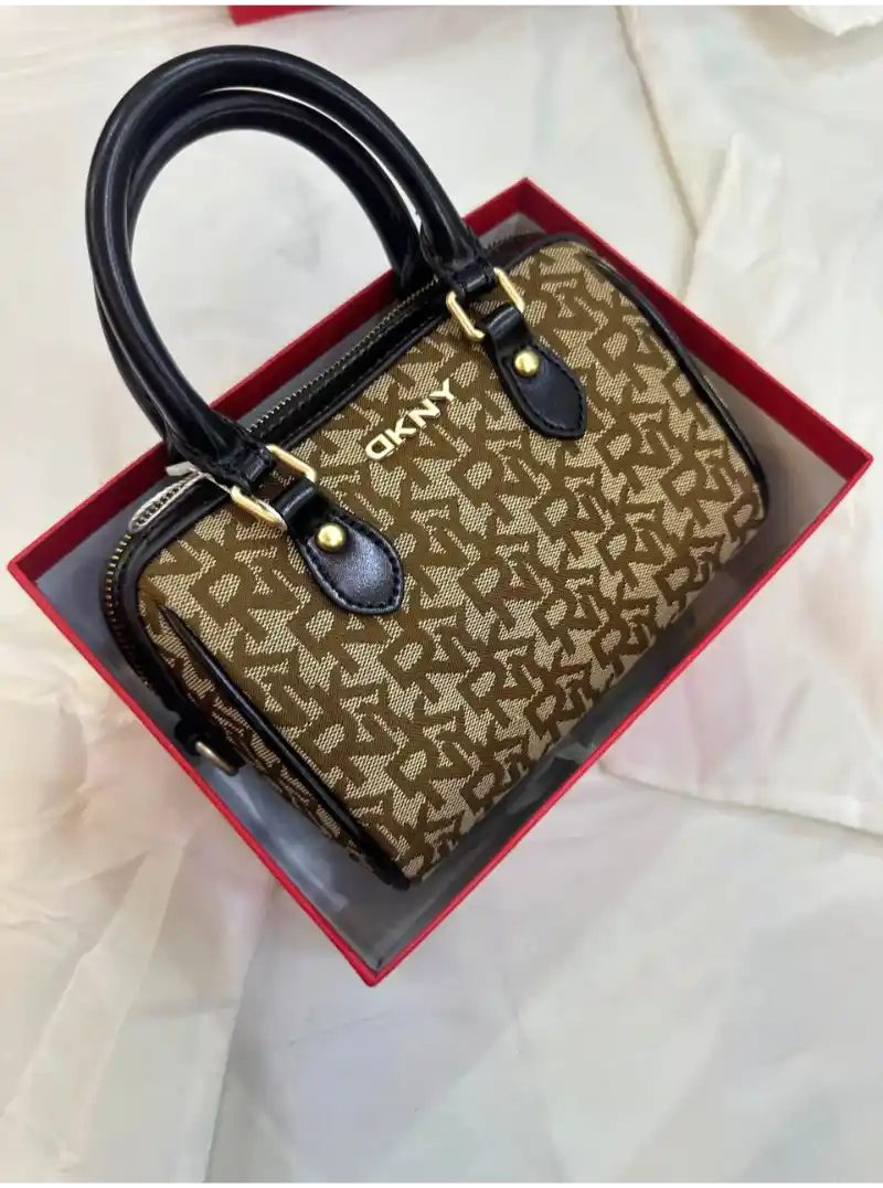 أسعار شنط DKNY