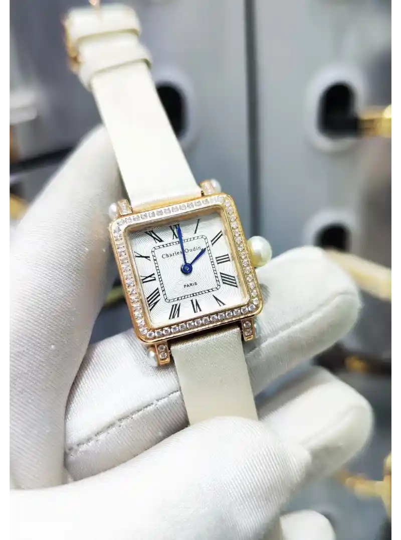 ساعه نسائيه تشارلز