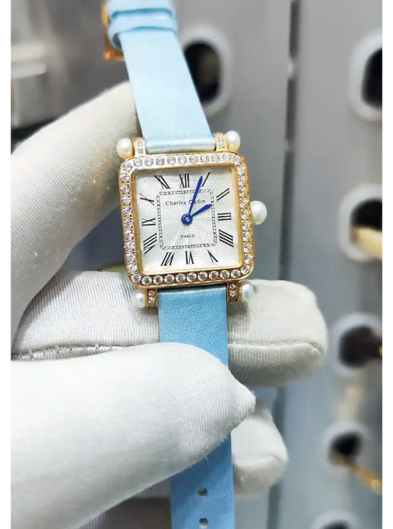 ساعه نسائيه تيفاني