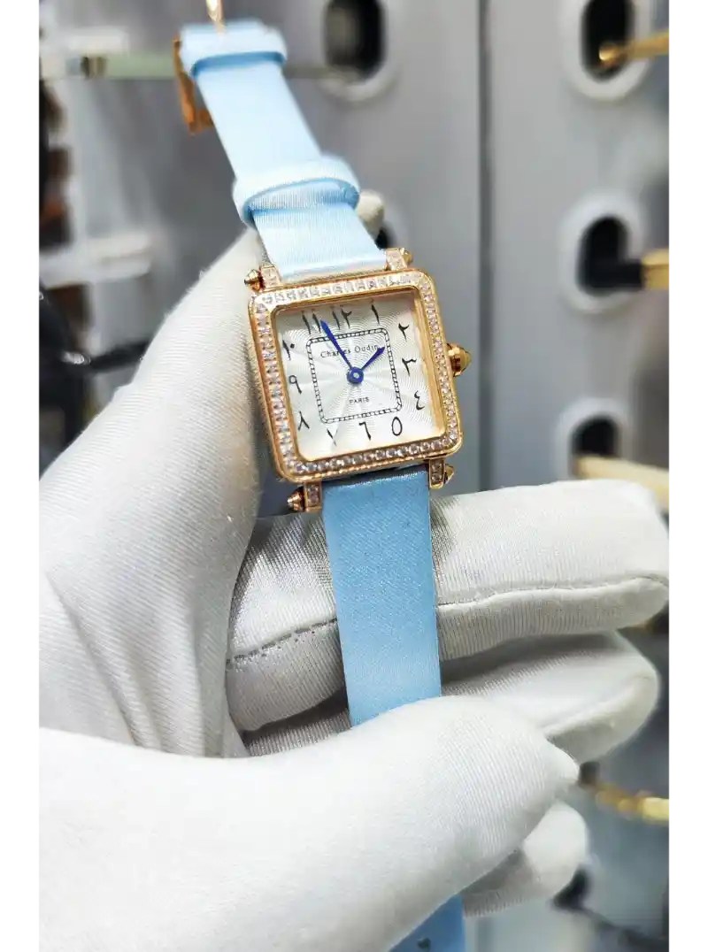 شالرز اودين نسائي