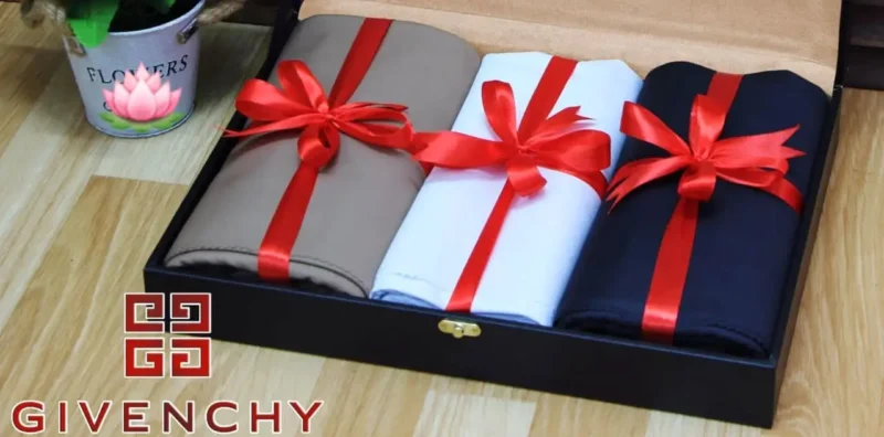 عرض اقمشة ثياب