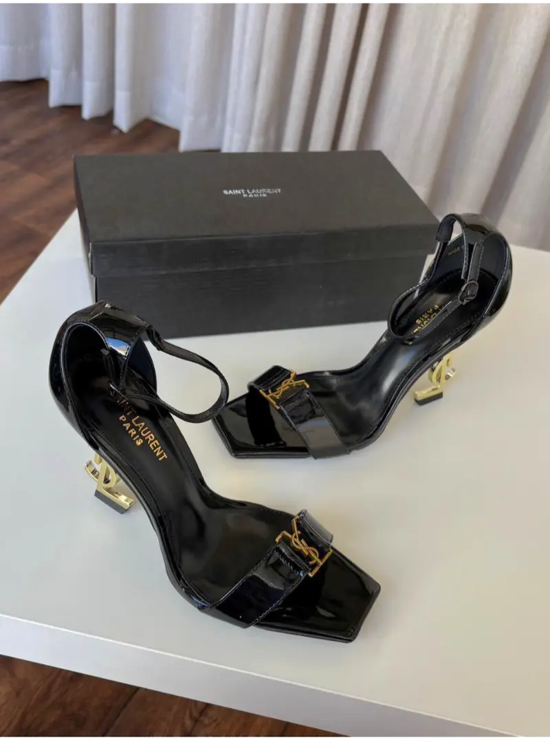 كعب ايف سان لوران الجديد