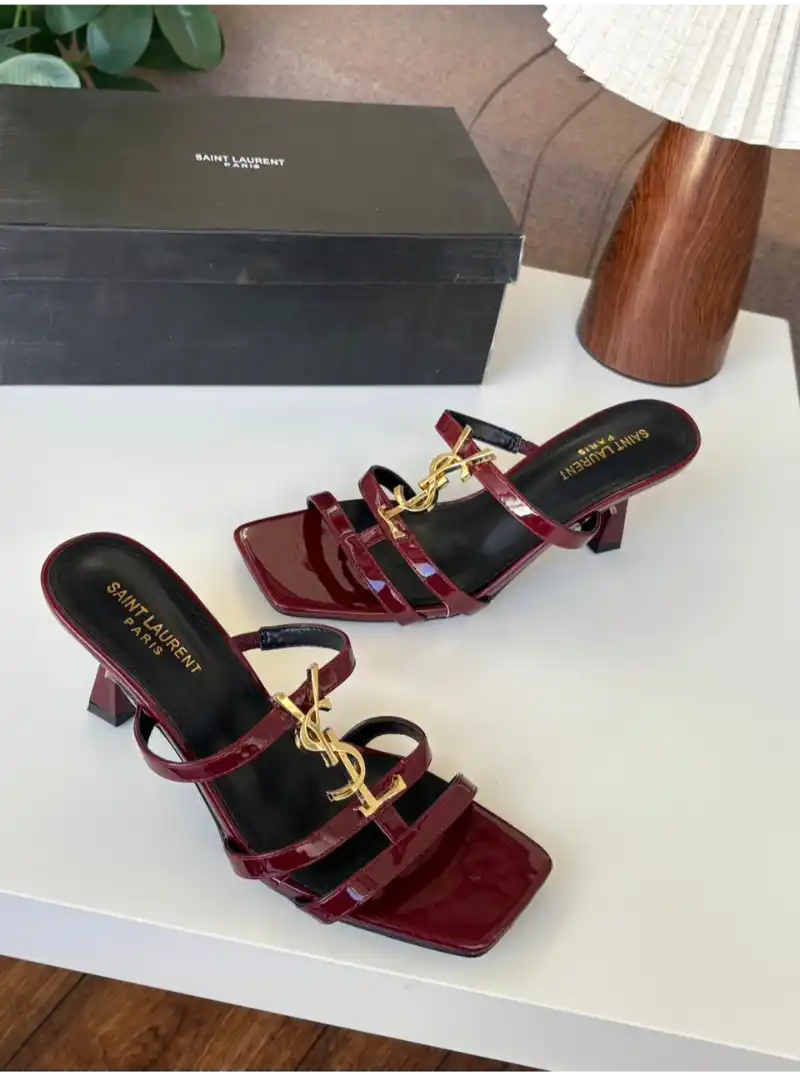 كعب سان لوران الجديد عنابي لمعه