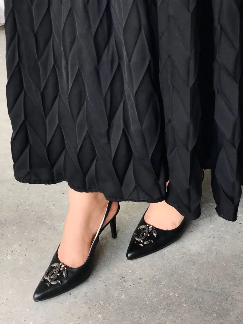 كعب اسود عالي