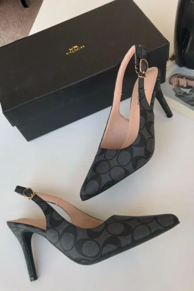 كعب كوتش الاسود