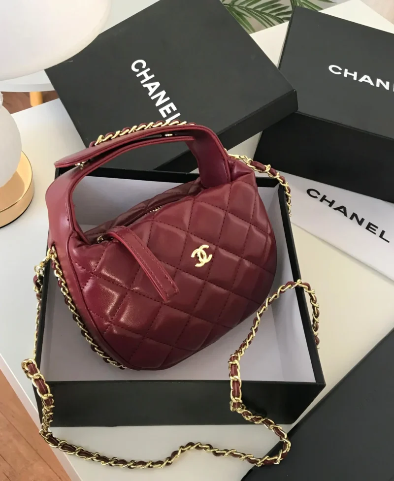 شنطة شانيل عنابيه