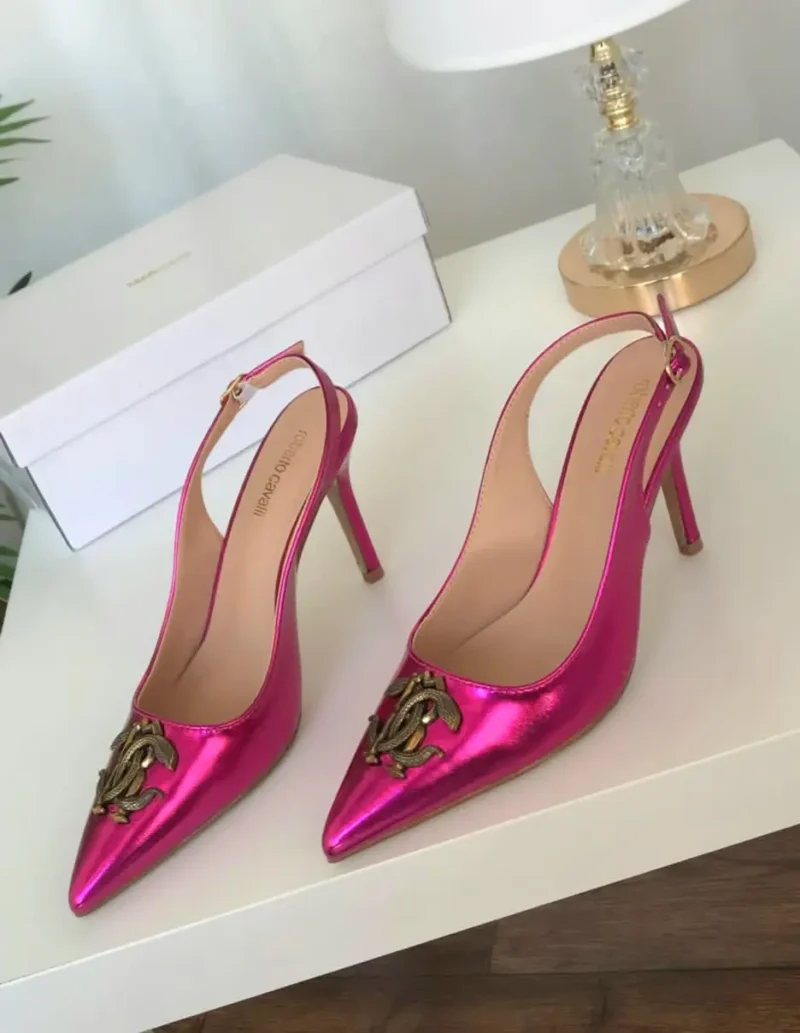 كعب وردي لامع