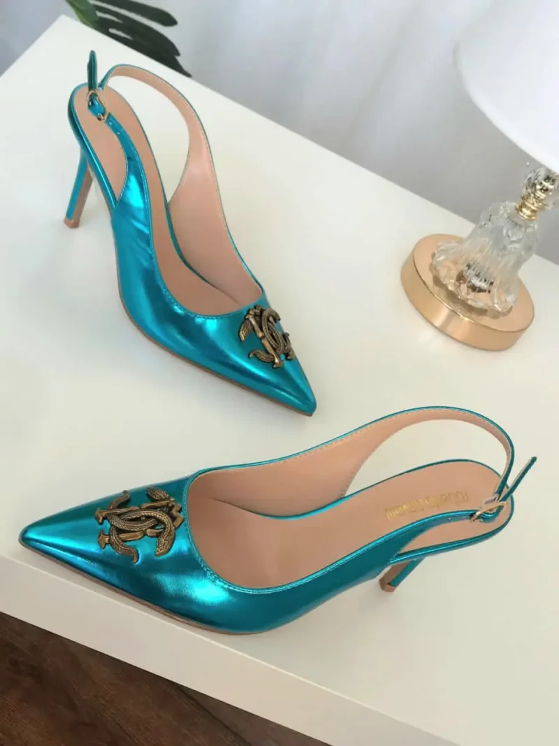 كعب لون فيروزي