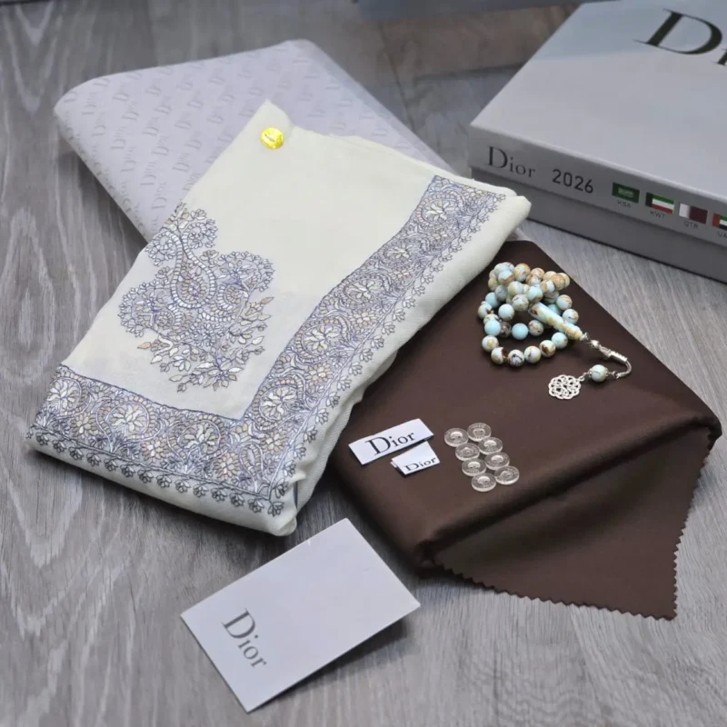 ثوب شتوي وشال كشميري