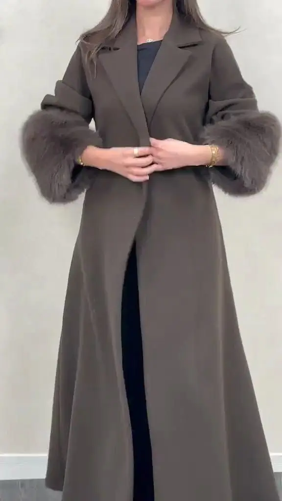 عباية فرو نسائي