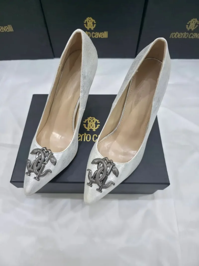 كعب فضي فاتح روبرتو كافالي