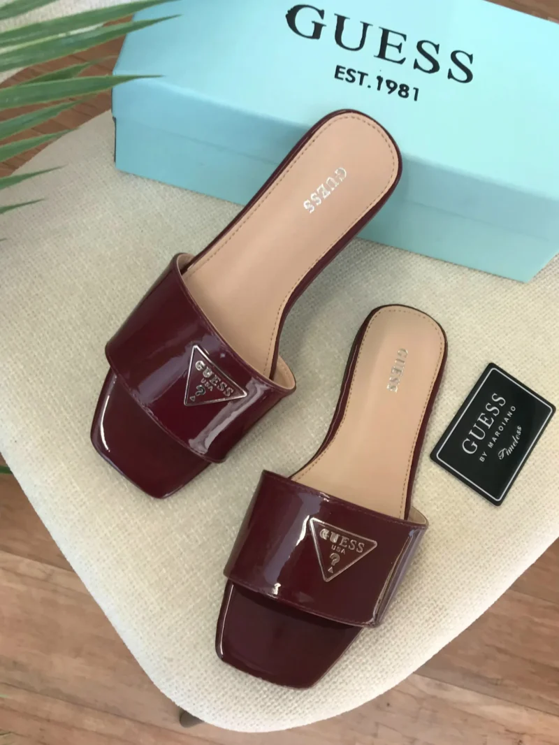 حذاء جس نسائي