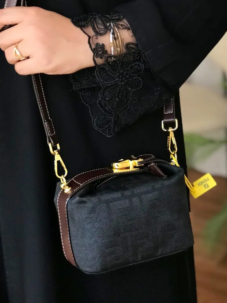 شنط فندي باغيت