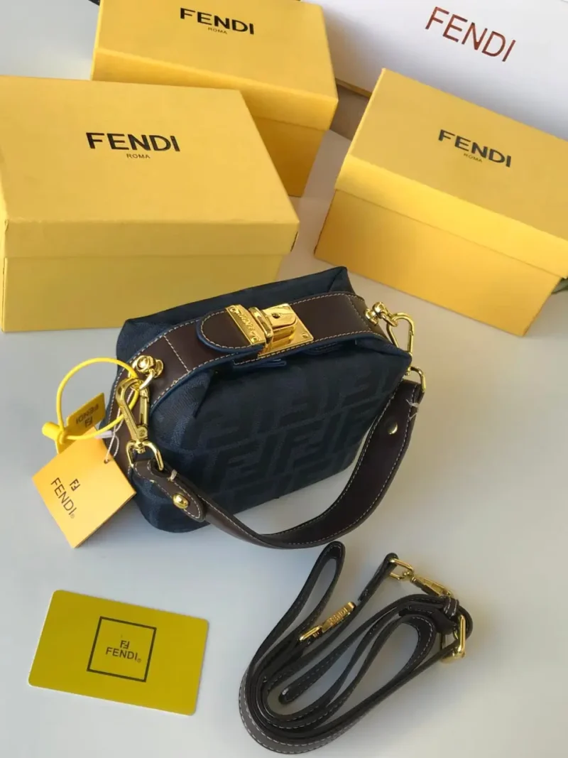 شنطة ميني فندي