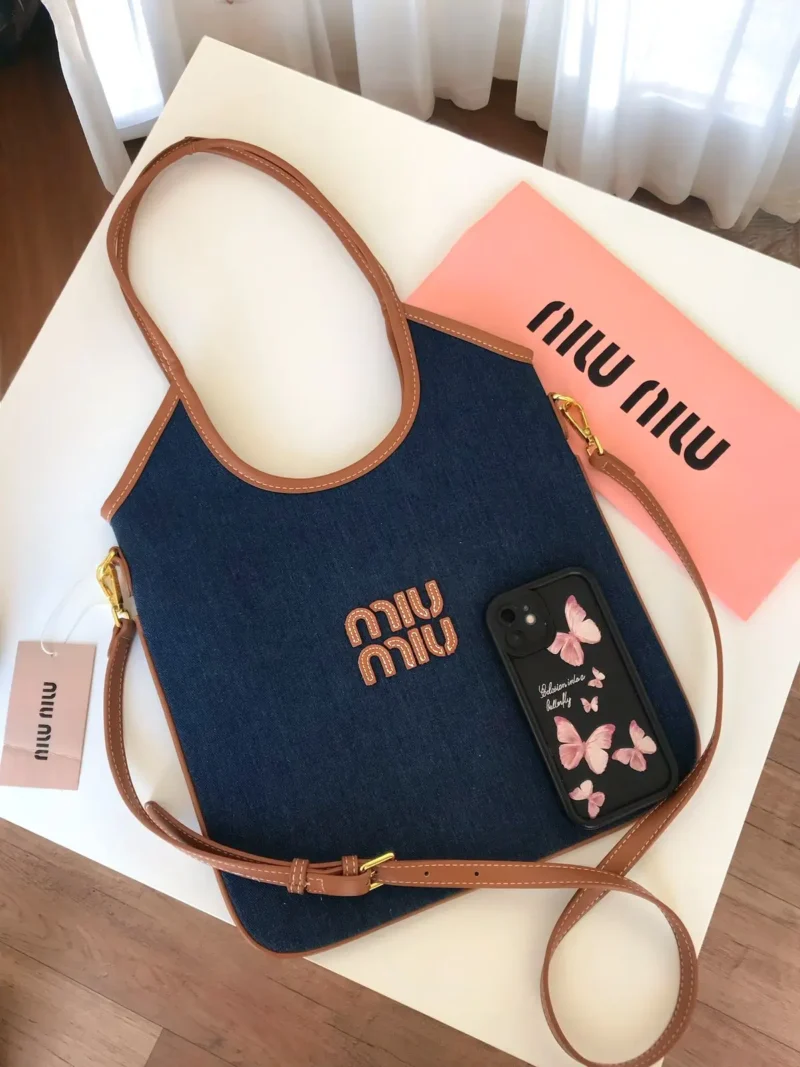 شنطة ميو ميو جينز