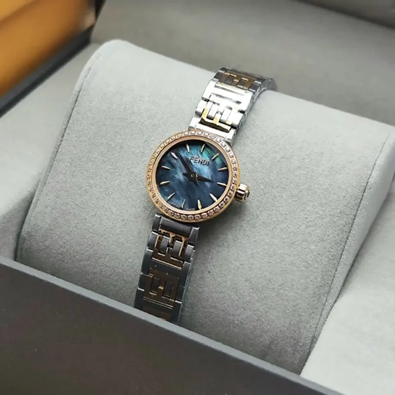 ساعات فندي 2025