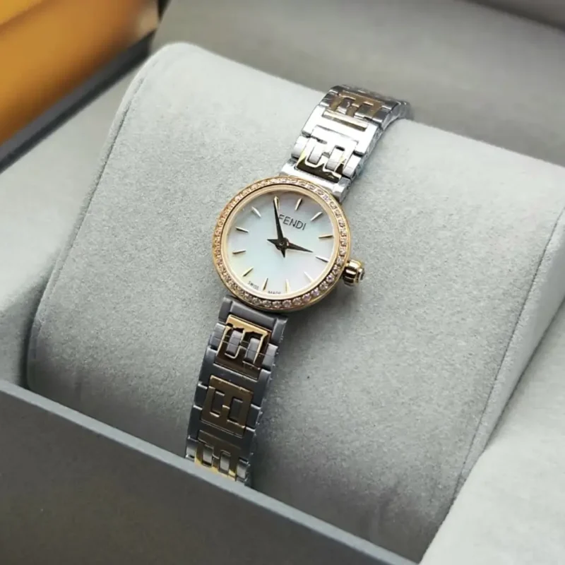 ساعة فندي نسائي الماس