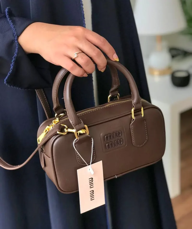 شنطة ميو ميو بني غامق