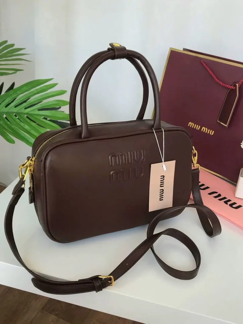 ميوميو شنط بني