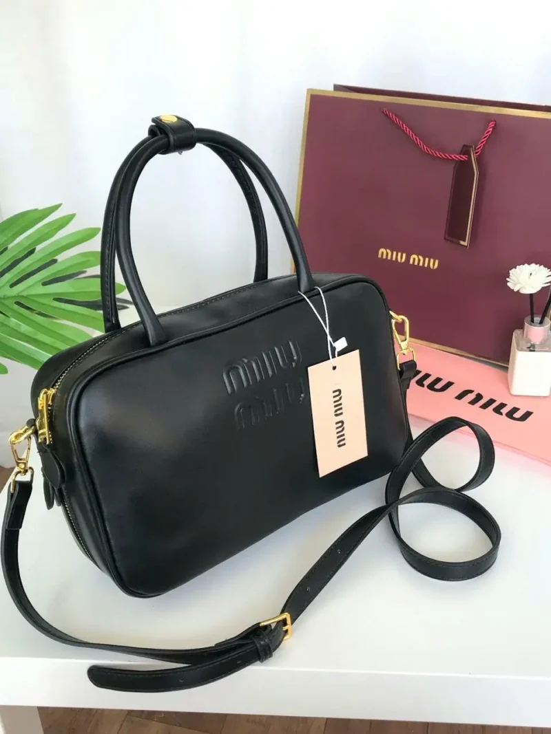 شنطه ميو ميو سوداء