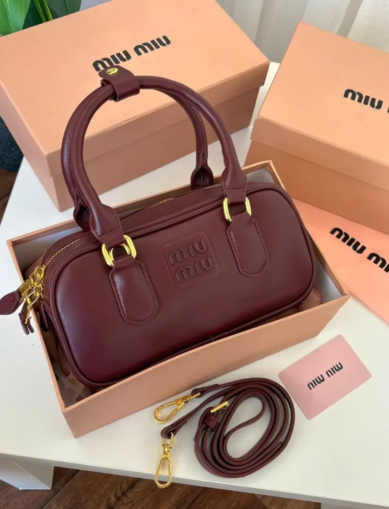 شنطه ميو ميو البرغندي ذ