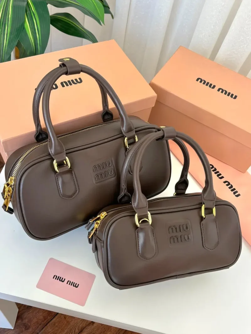 شنطه ميو ميو بني غامق