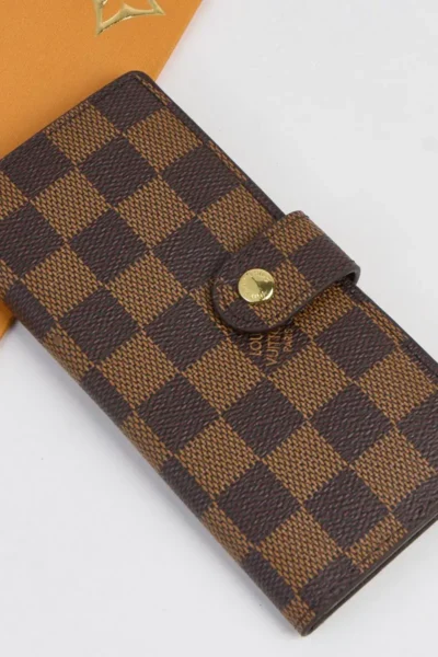 بوك لويس فيتون رجالي lv