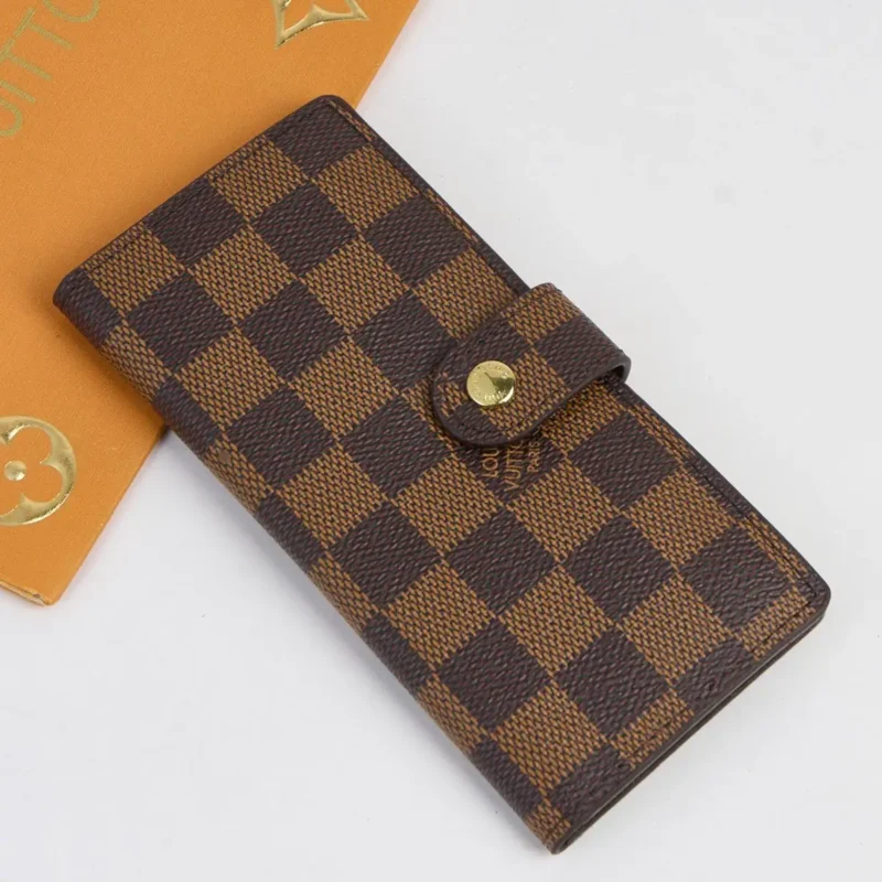 بوك لويس فيتون رجالي lv