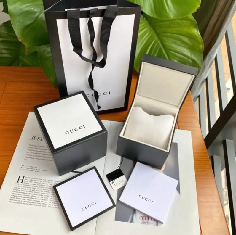 علبة ساعة قوتشي