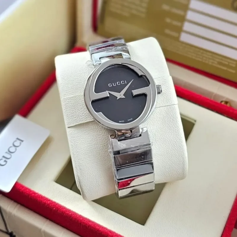 ساعات قوتشي نسائيه فضيه