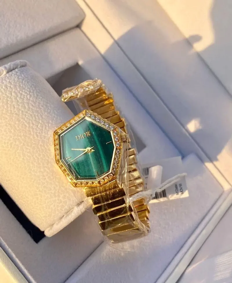 ساعة ديور مينا اخضر