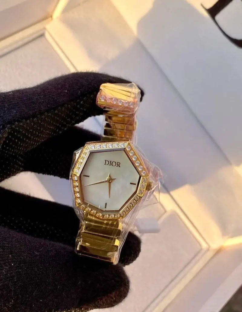 ساعة ديور ألماس