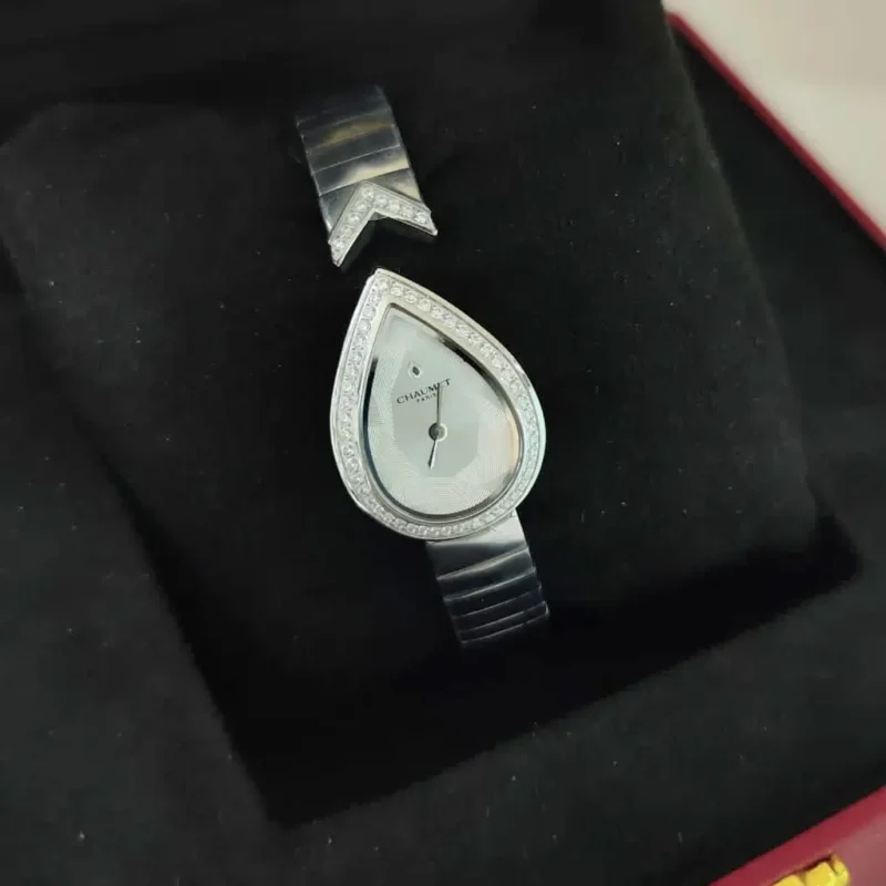 ساعة شوميه فضي