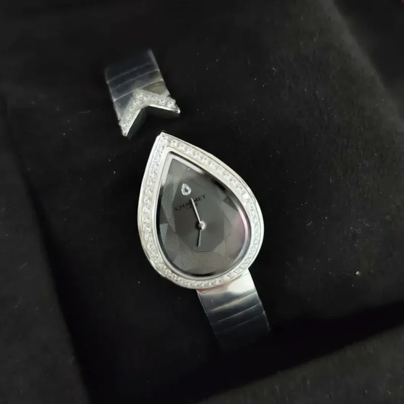 ساعة شوميه الجديده