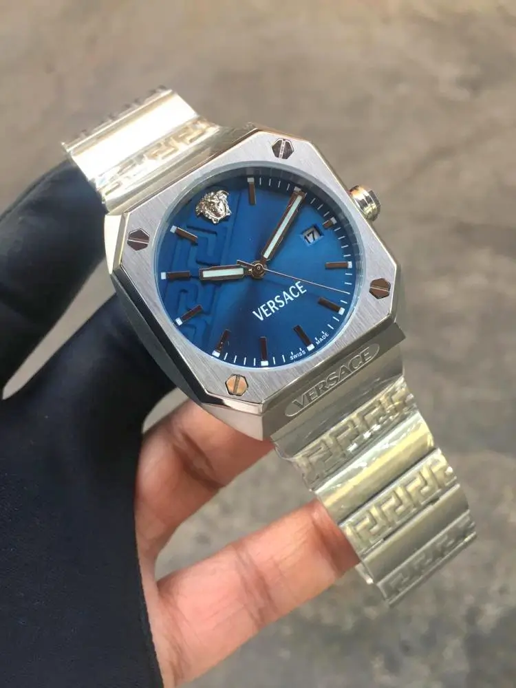 ساعة فيرساتشي أنتاريس للرجال