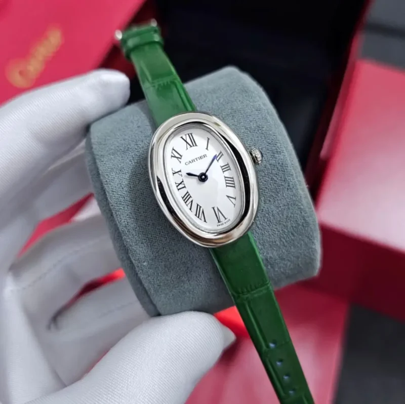 ساعه نسائيه صغيره جلد اخضر