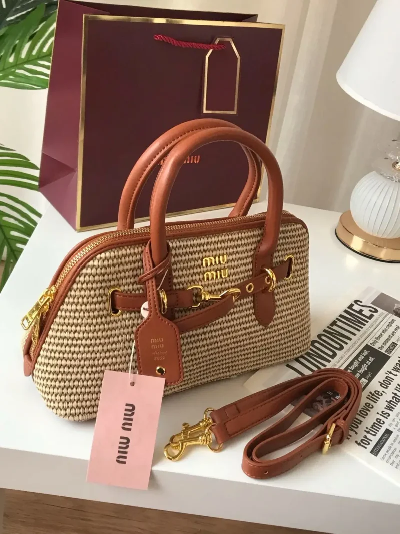 حقيبة ميو ميو الهرم